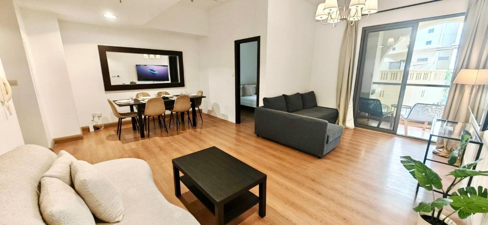 Beautiful 2Br & 4Br Apartments On Jbr Beach, Walking Distance To Bluewaters Island - By Sunkissed Holiday Homes دبي المظهر الخارجي الصورة