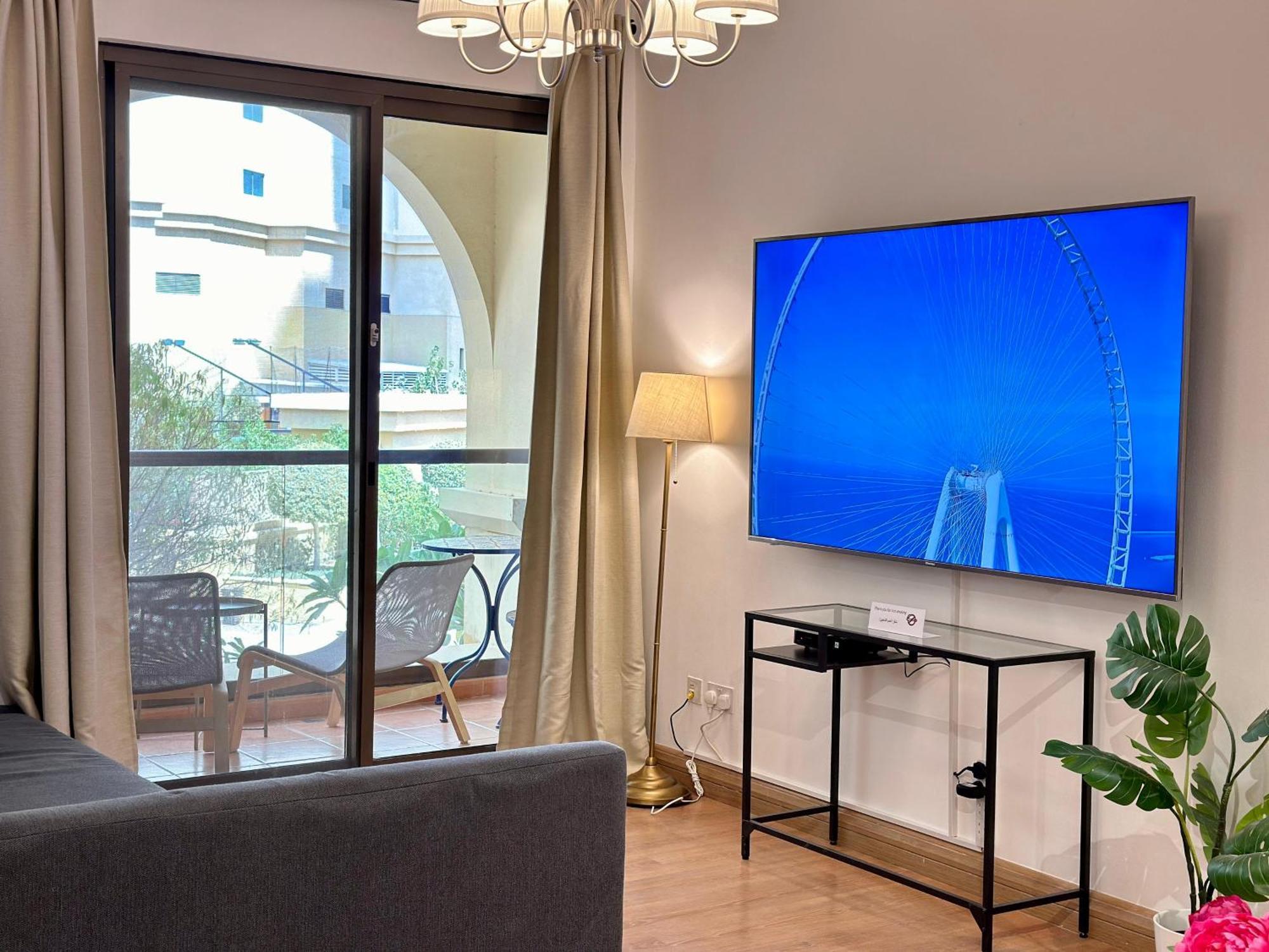 Beautiful 2Br & 4Br Apartments On Jbr Beach, Walking Distance To Bluewaters Island - By Sunkissed Holiday Homes دبي المظهر الخارجي الصورة